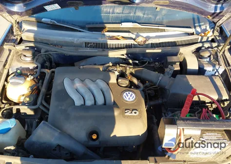 2001 Volkswagen Jetta Gls z USA, uszkodzony, nr VIN 3VWST29MX1M018681